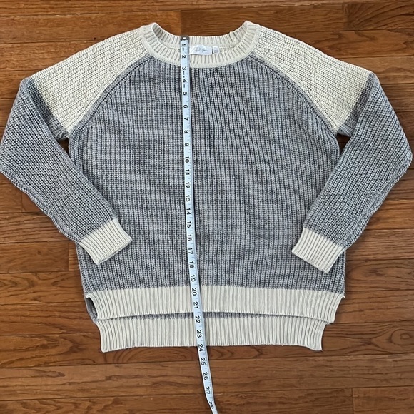 RD Style Comfy Gray/Cream Sweater Size Small - Picture 6 of 9